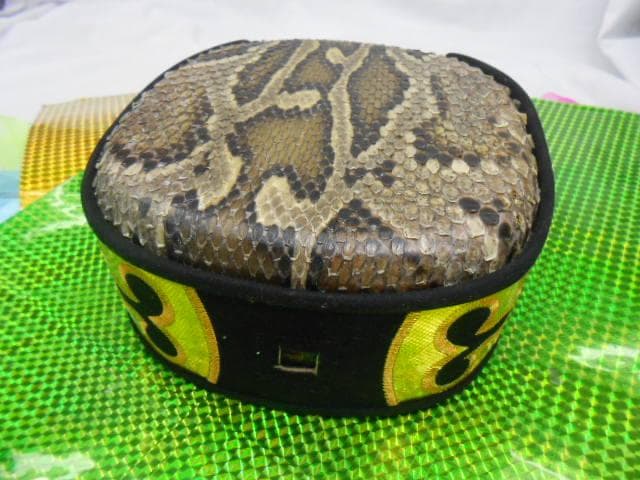 P14現品販売(送料無料)14.980円　沖縄三線専用蛇皮強化張チーガ 胴巻き付