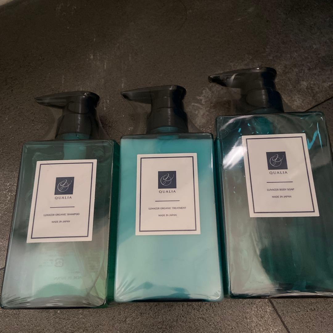 QUALIA シャンプー トリートメント　ボディシャンプーのセット