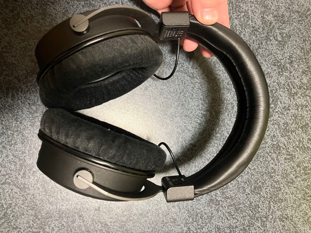 ヘッドホン beyerdynamic DT 1990 PRO