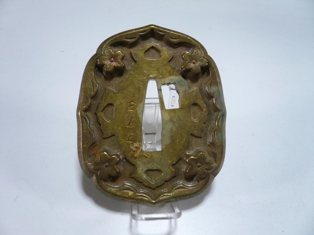 軍刀 鍔 旧日本軍 刀装具 時代物 刻印 日本刀 士官 指揮刀 将校 儀礼刀