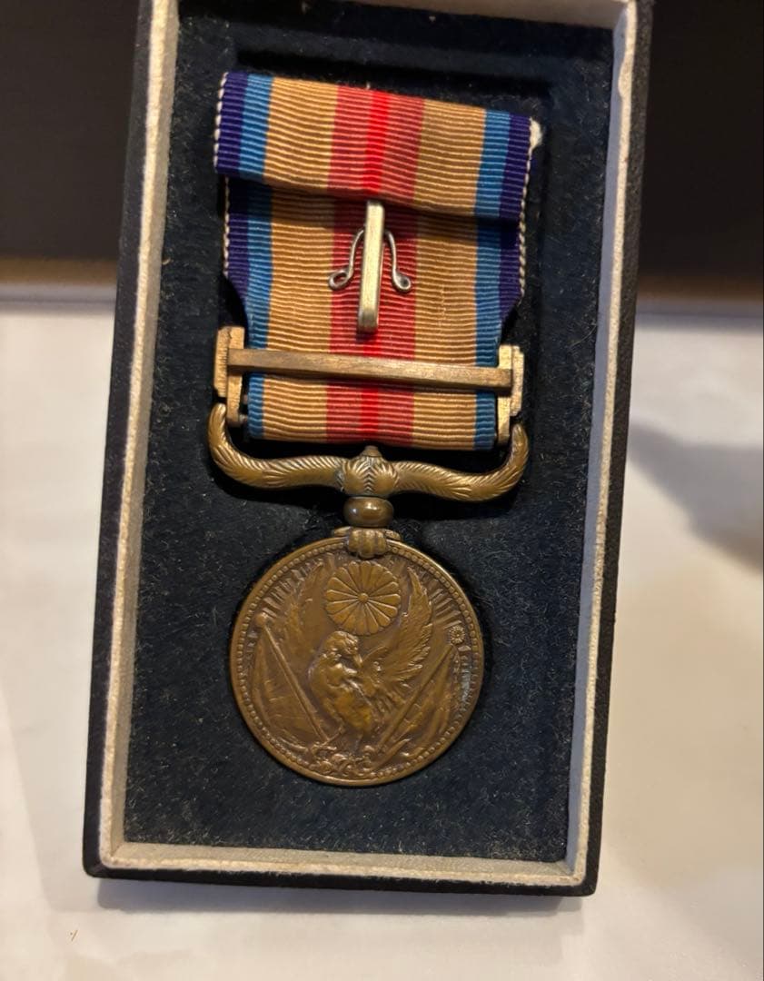 遺品整理品、記念章　ワッペン　勲章