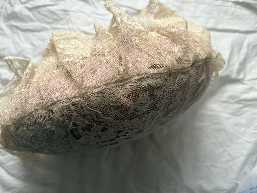 フランスアンティークレースのクッション