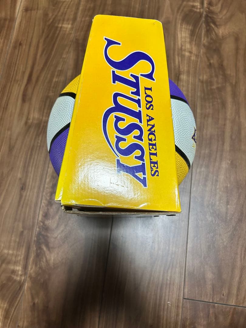 STUSSY × レイカーズ バスケットボール 箱付き - メルカリ