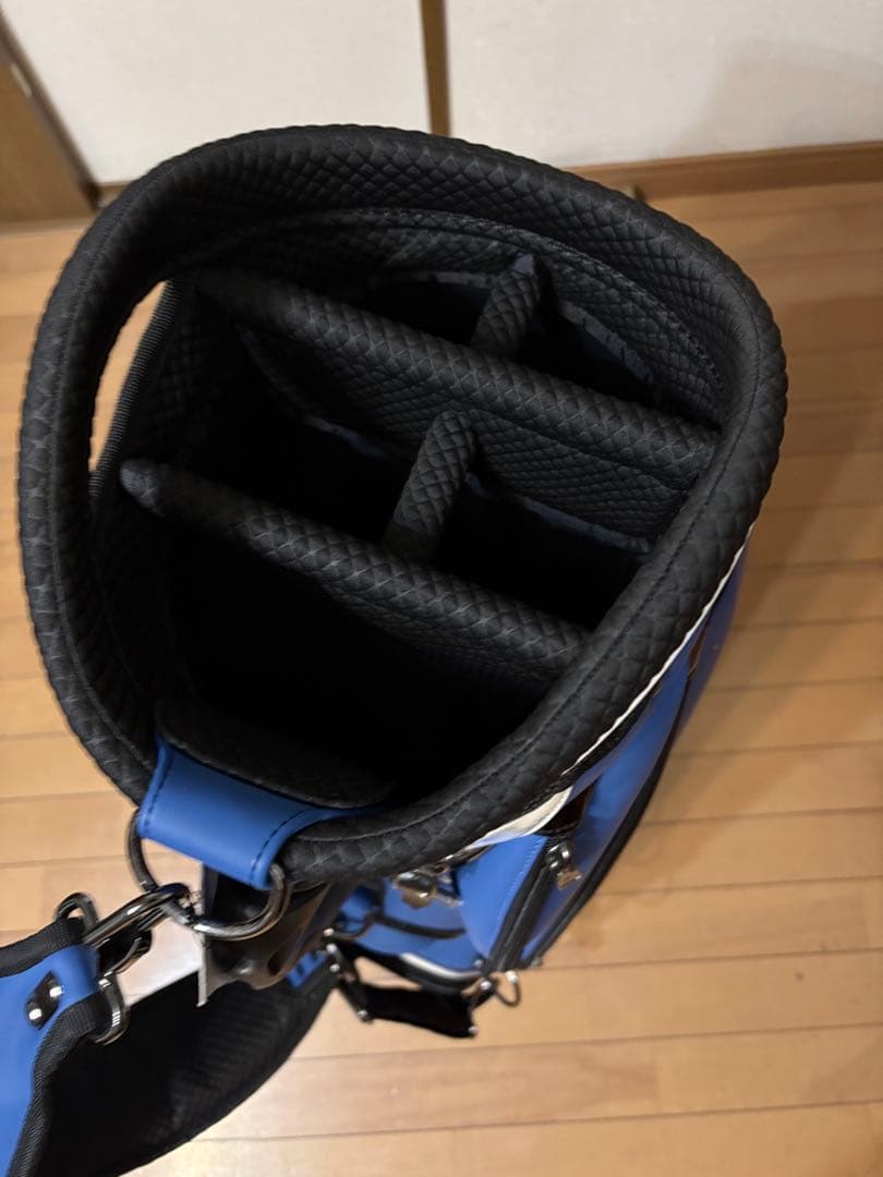 非売品】豪華4点セット1PIU1UGUALE3 ウノピュウ キャディバッグ - メルカリ