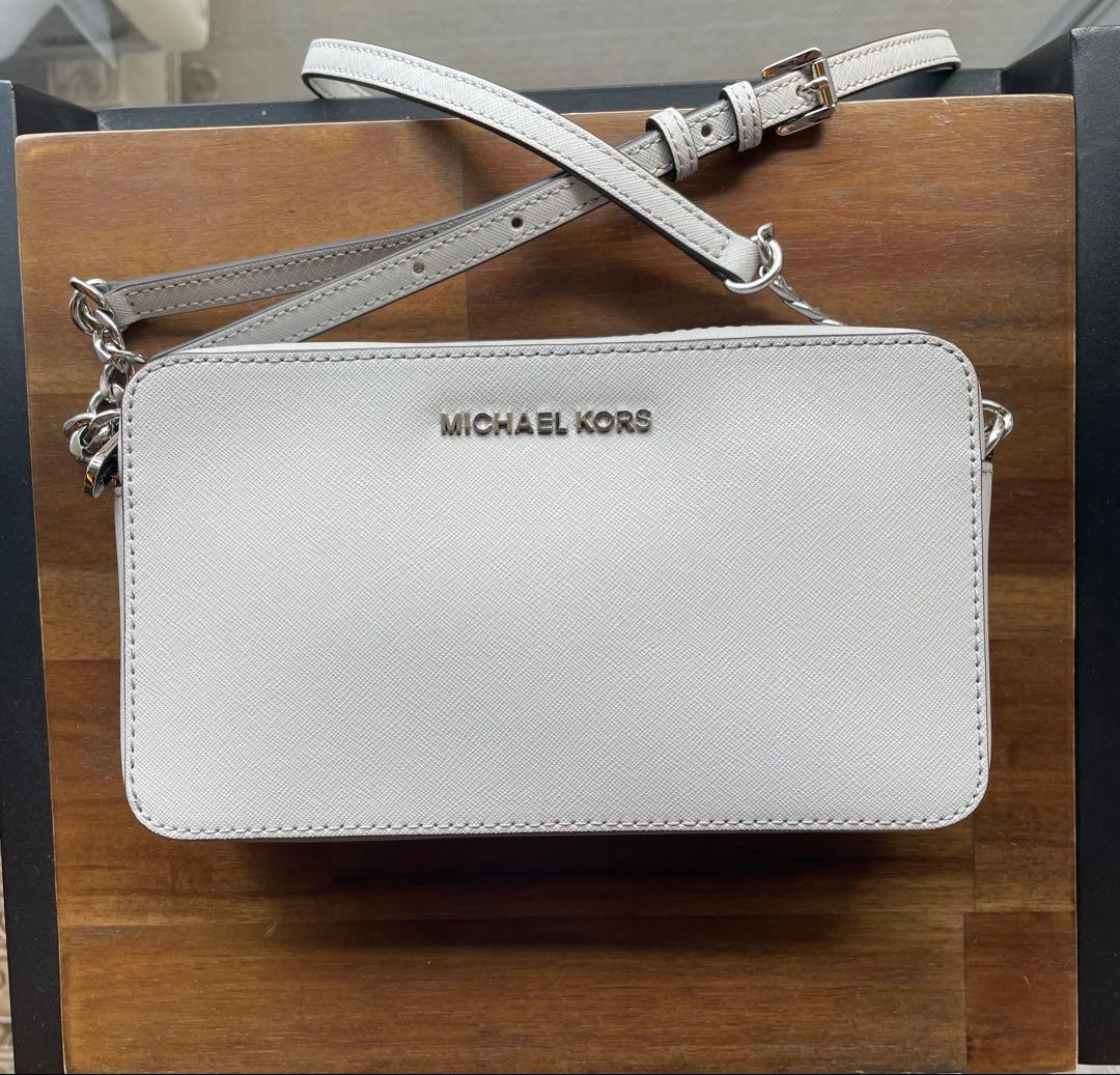 MICHAEL KORS ライトグレー ショルダーバッグ - メルカリ