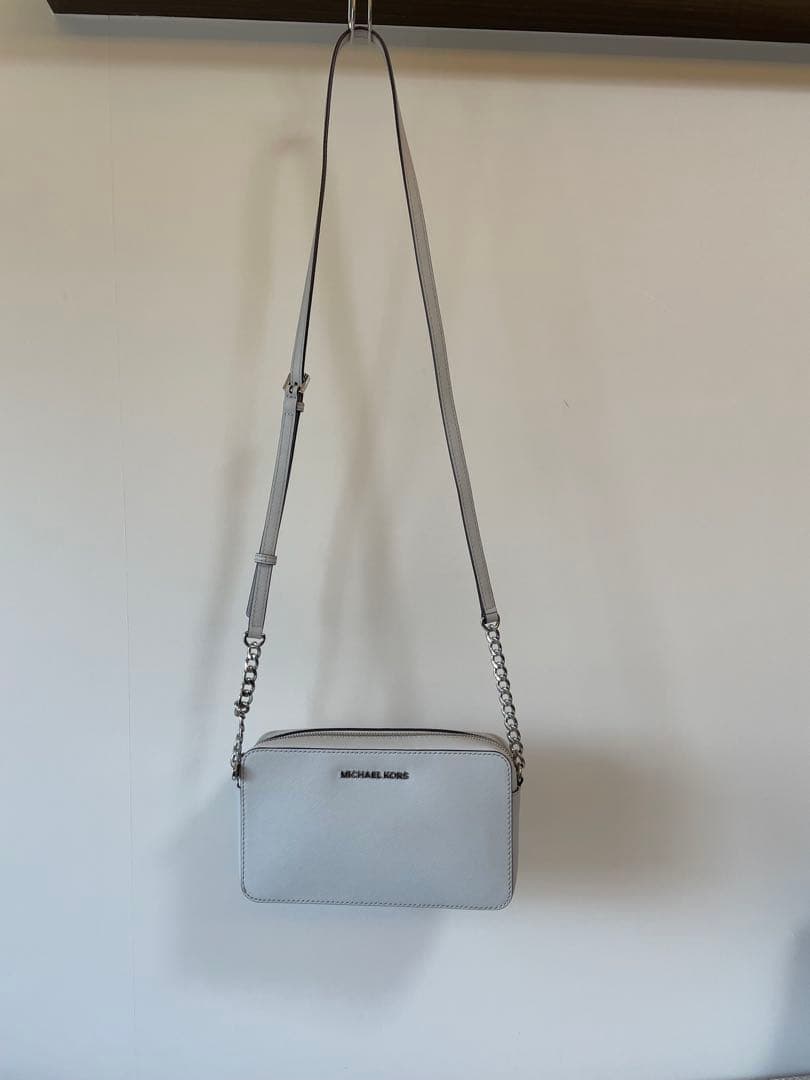 MICHAEL KORS ライトグレー ショルダーバッグ - メルカリ