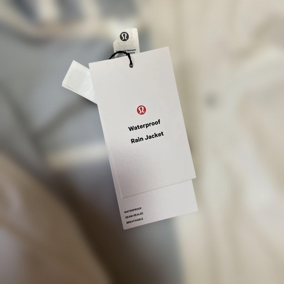Lululemon 防水レインジャケットパ➖カーライトアイボリー色XS 未使用