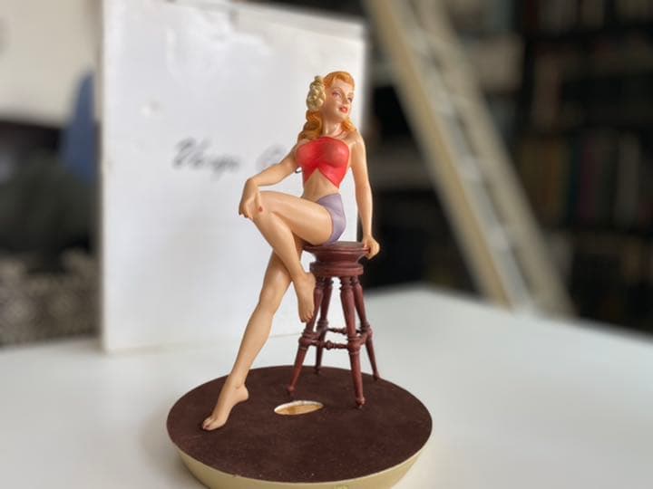 バーガ・ガール Varga Girl  世界限定品　ピンナップガール