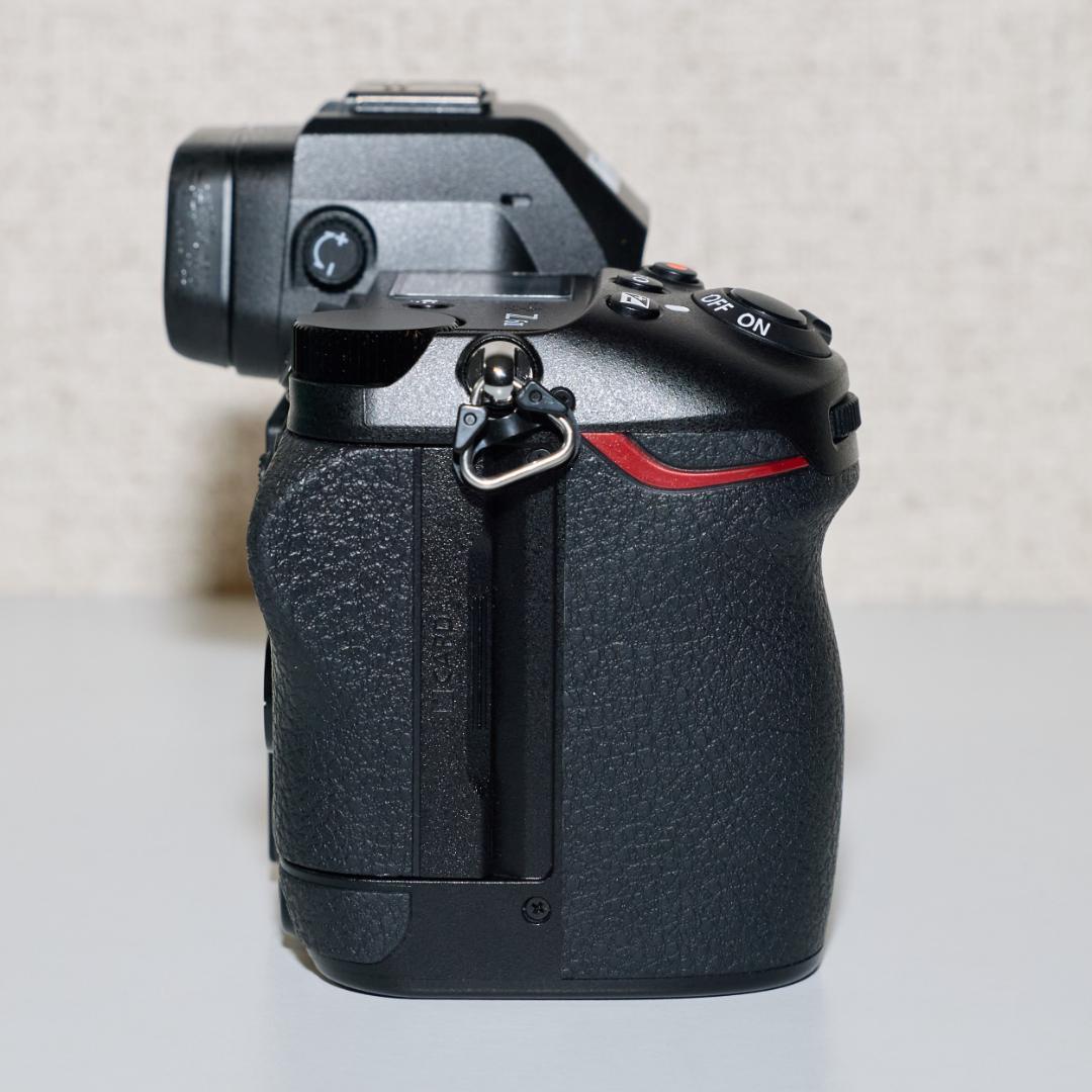 【シャッター数5000回未満 美品！】Nikon ニコン Z6III ボディ