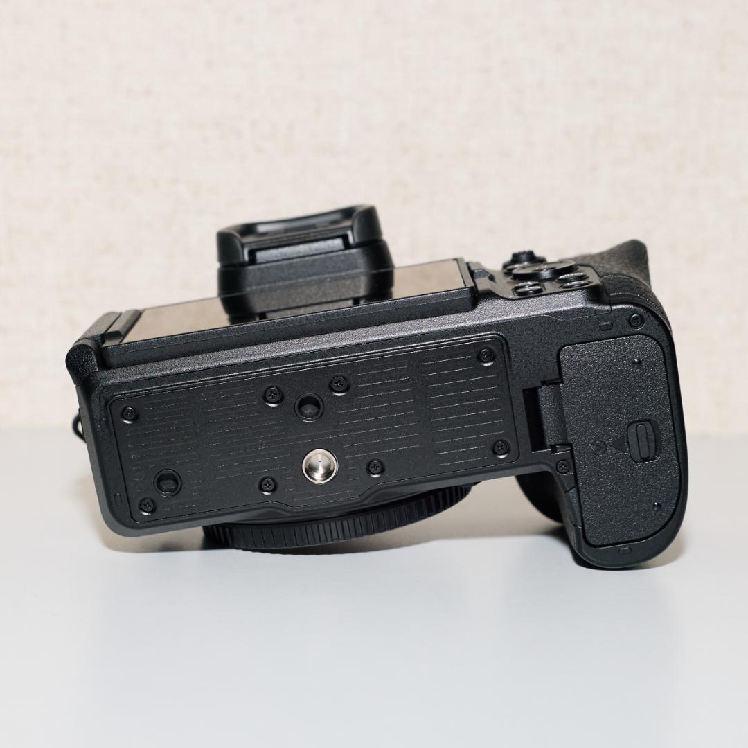 【シャッター数5000回未満 美品！】Nikon ニコン Z6III ボディ