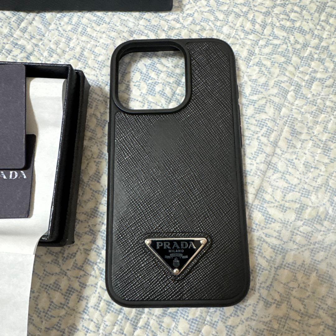 Quma　PRADA ブラックレザー iPhone15pro用ケース