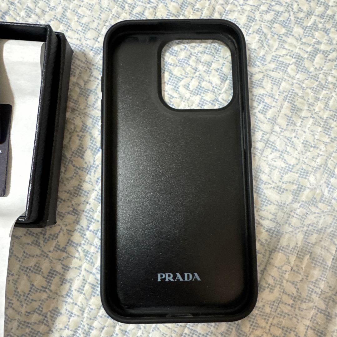 Quma　PRADA ブラックレザー iPhone15pro用ケース