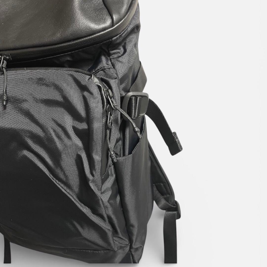 BURLAPOUTFITTER×earレザーフラップジップリュック　イアパピヨネ