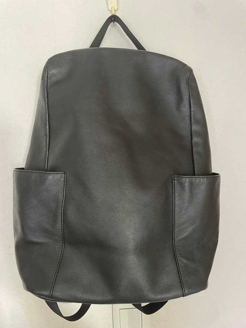 美品！イアパピヨネ 2023年福袋 レザーリュック　本革　バッグパック　黒