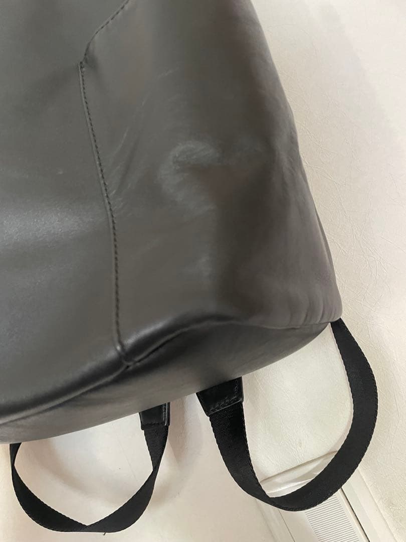 美品！イアパピヨネ 2023年福袋 レザーリュック　本革　バッグパック　黒