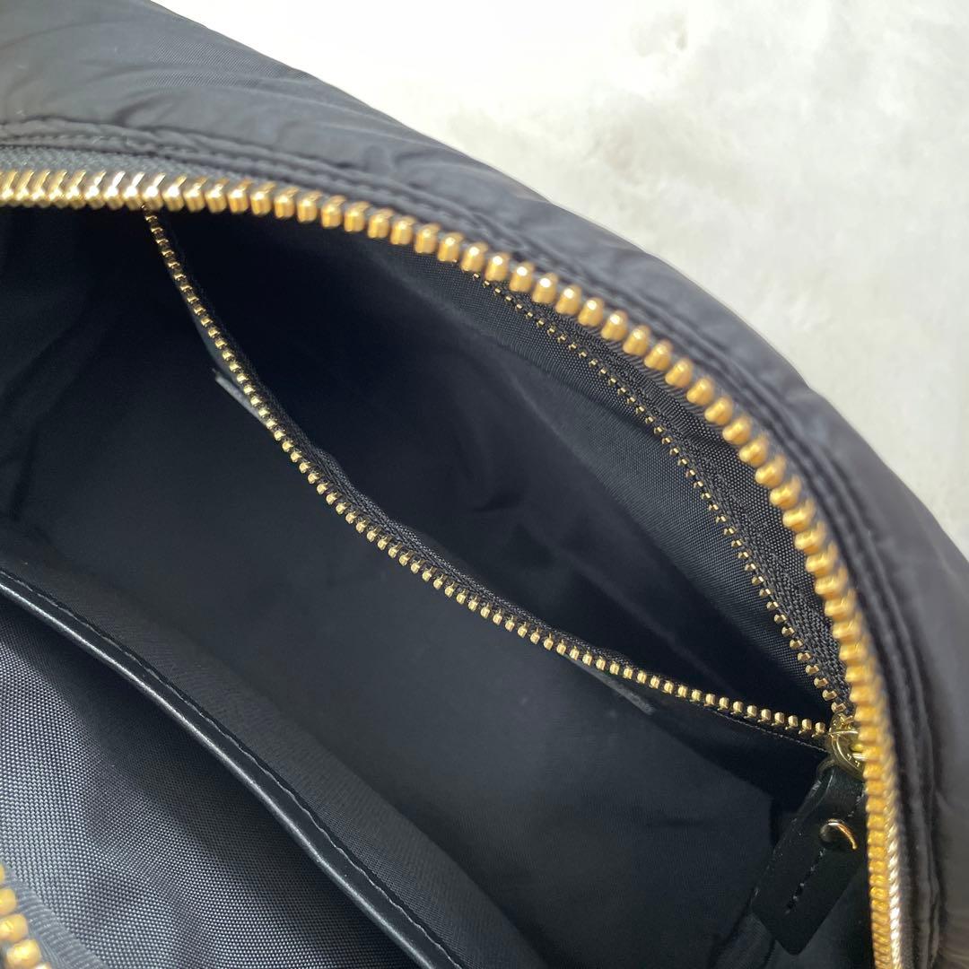 ヴィオラドーロ ショルダーバッグ ブラック キルティング