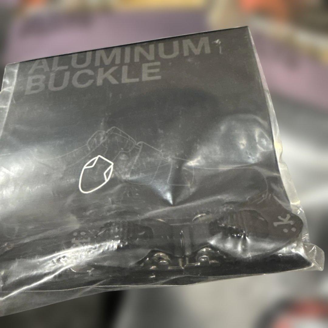 【新品】 34個 fi'zi:k フィジーク アルミニウムバックル FZAB