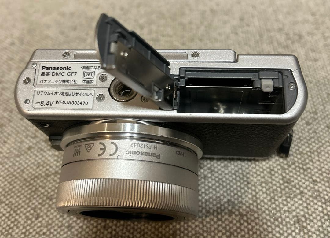 【美品】 Panasonic Lumix DMC-GF7 ミラーレスカメラ