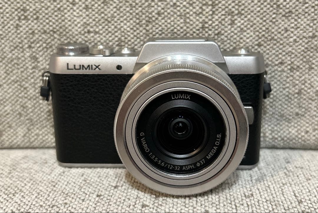 【美品】 Panasonic Lumix DMC-GF7 ミラーレスカメラ