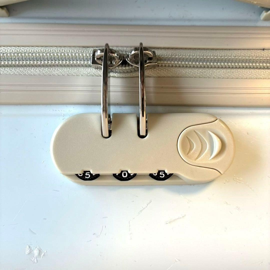 【美品】NORICCO ノリッコ　子供が乗れるキャリーケース　パステルブルー　M