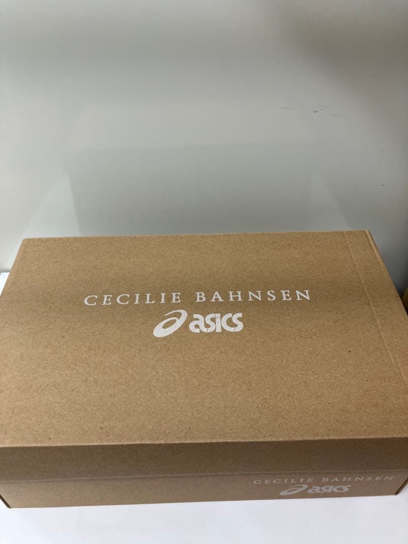 セシリーバンセン アシックス ゲルカヤノ20 バニラシルバー 23.5cm