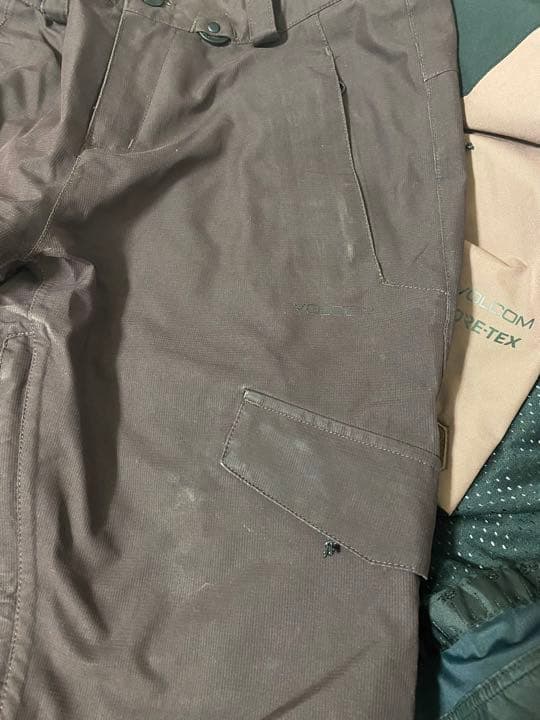 Volcomスノーボードジャケット&パンツセット