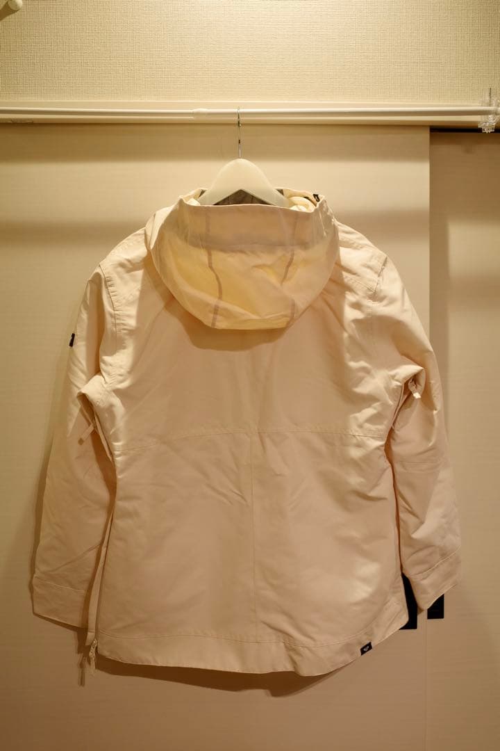 スノボウェア　ROXY ホワイト 　Mサイズ