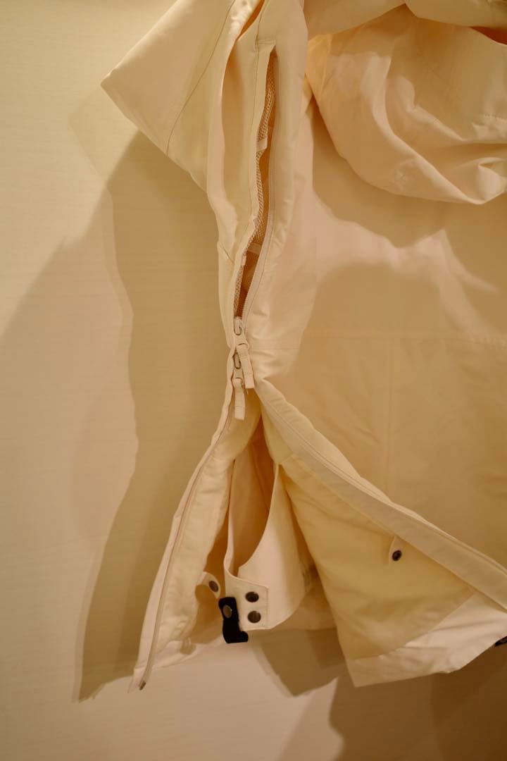 スノボウェア　ROXY ホワイト 　Mサイズ