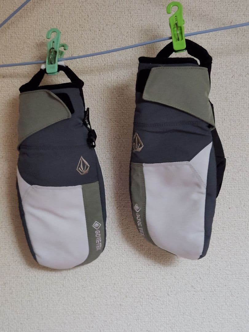 VOLCOM　ウェア、ビブパンツ、グローブ　Mサイズ