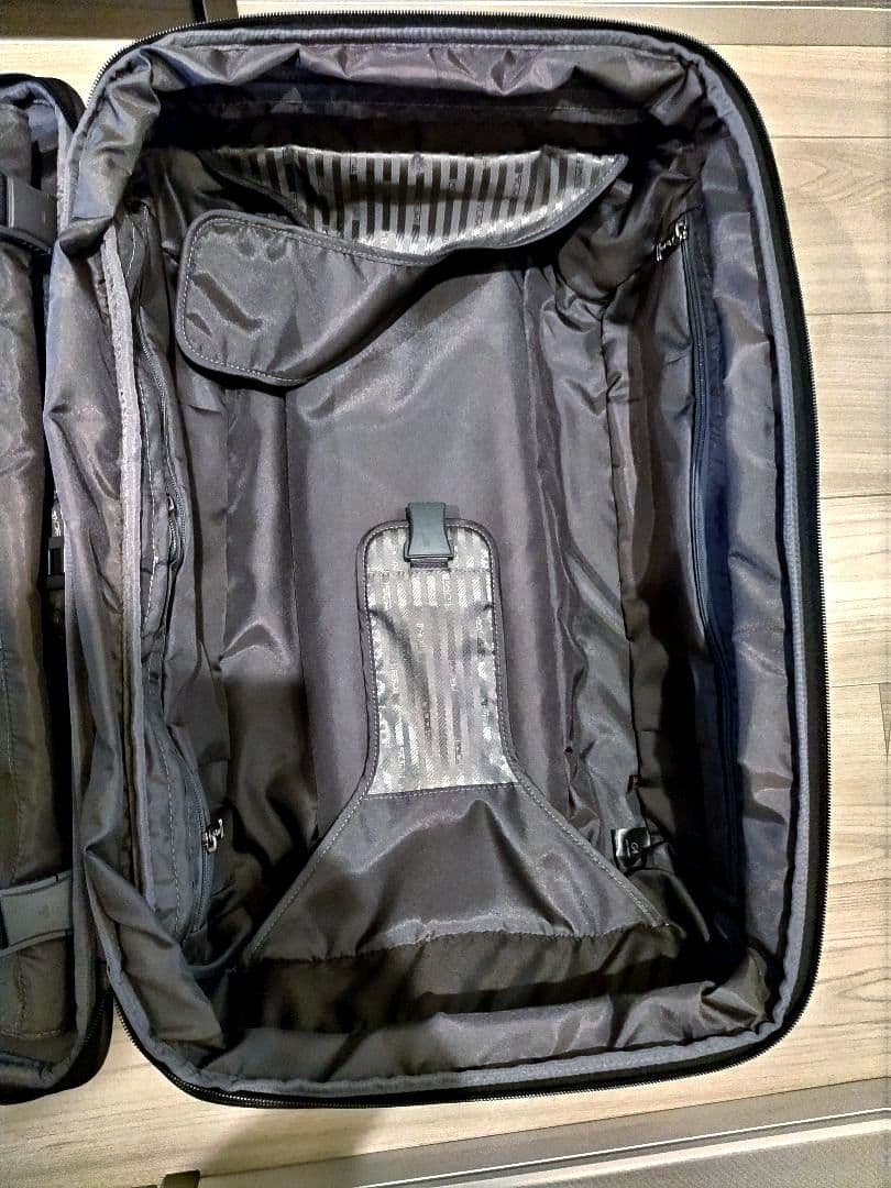 トゥミ　エキスパンダブル　キャリーケース