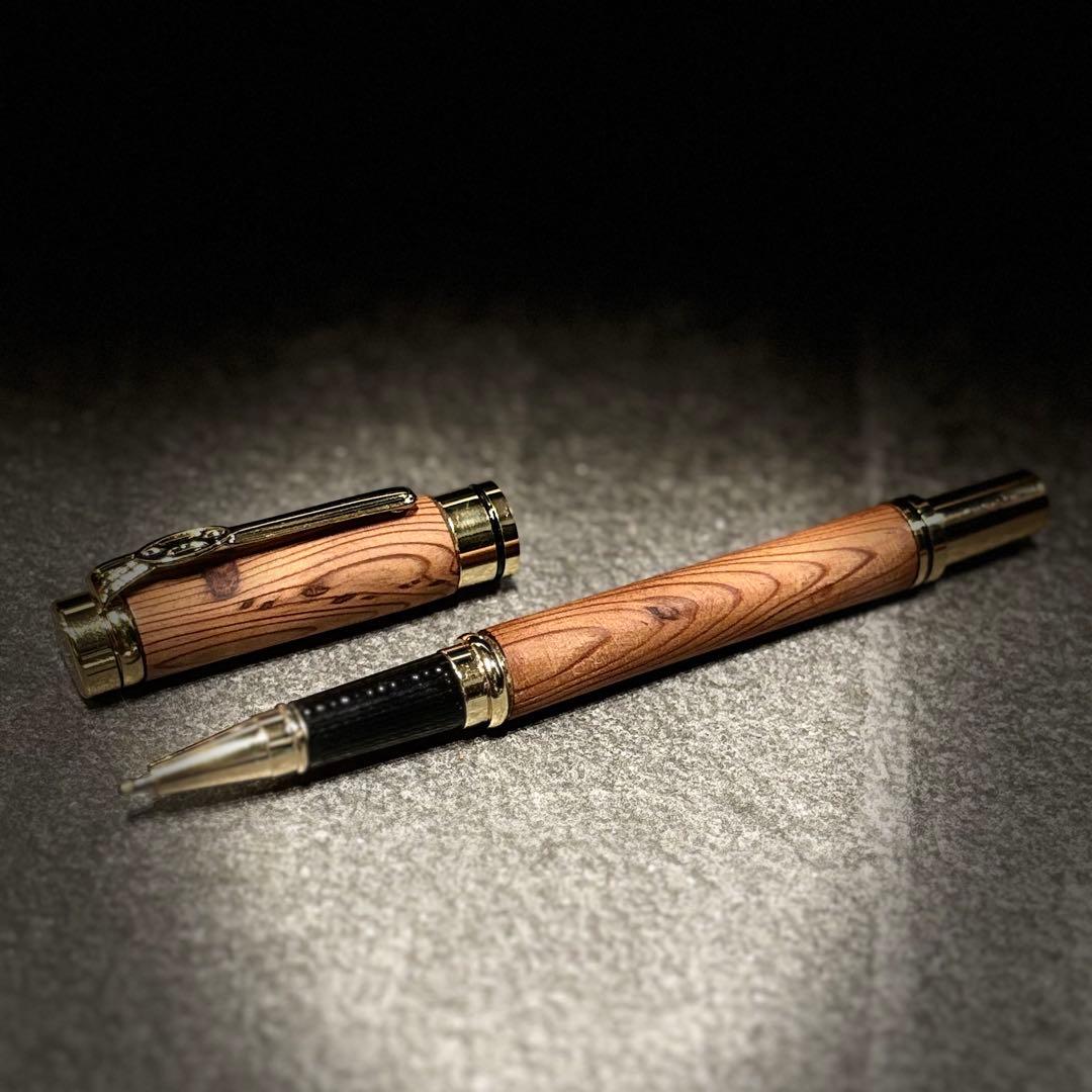 屋久杉（瘤.コブ）超貴重ボールペン。① - メルカリ