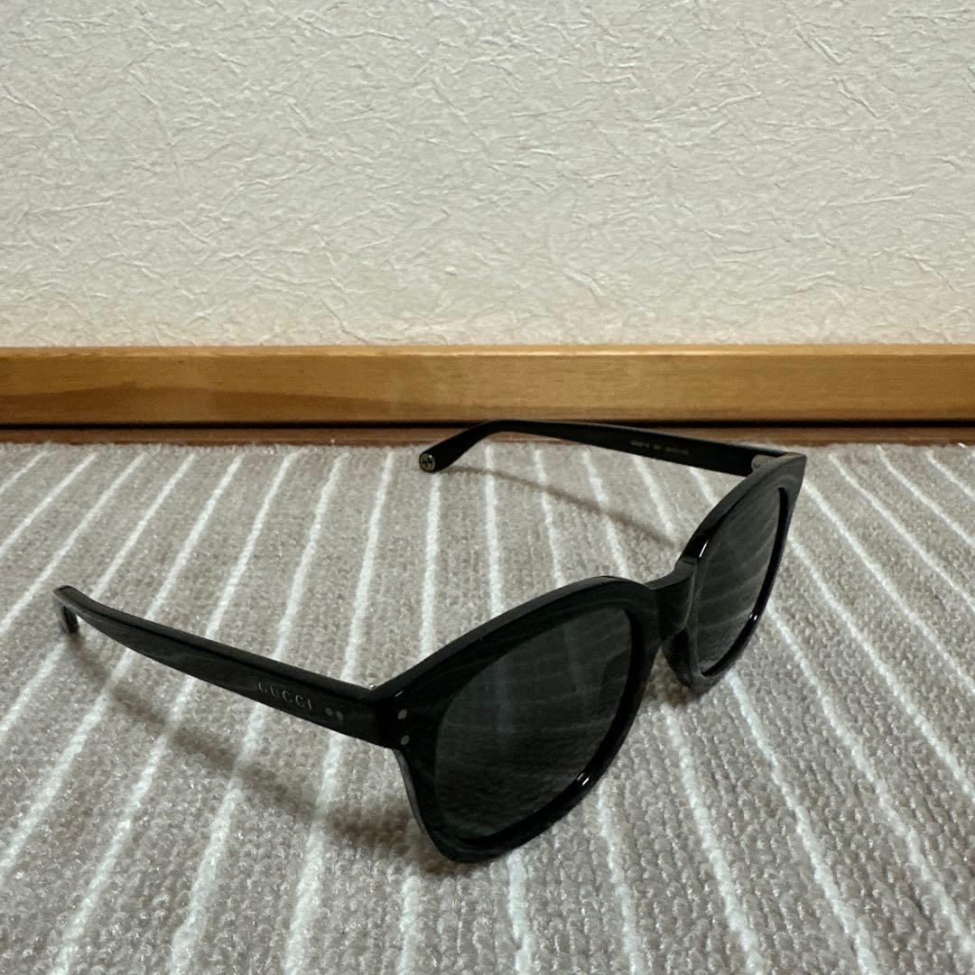GUCCI ブラック スクエア サングラス