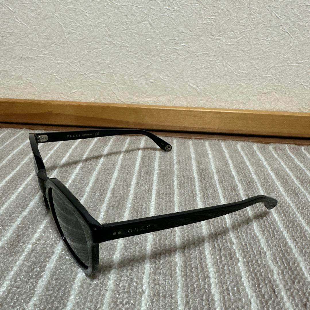 GUCCI ブラック スクエア サングラス