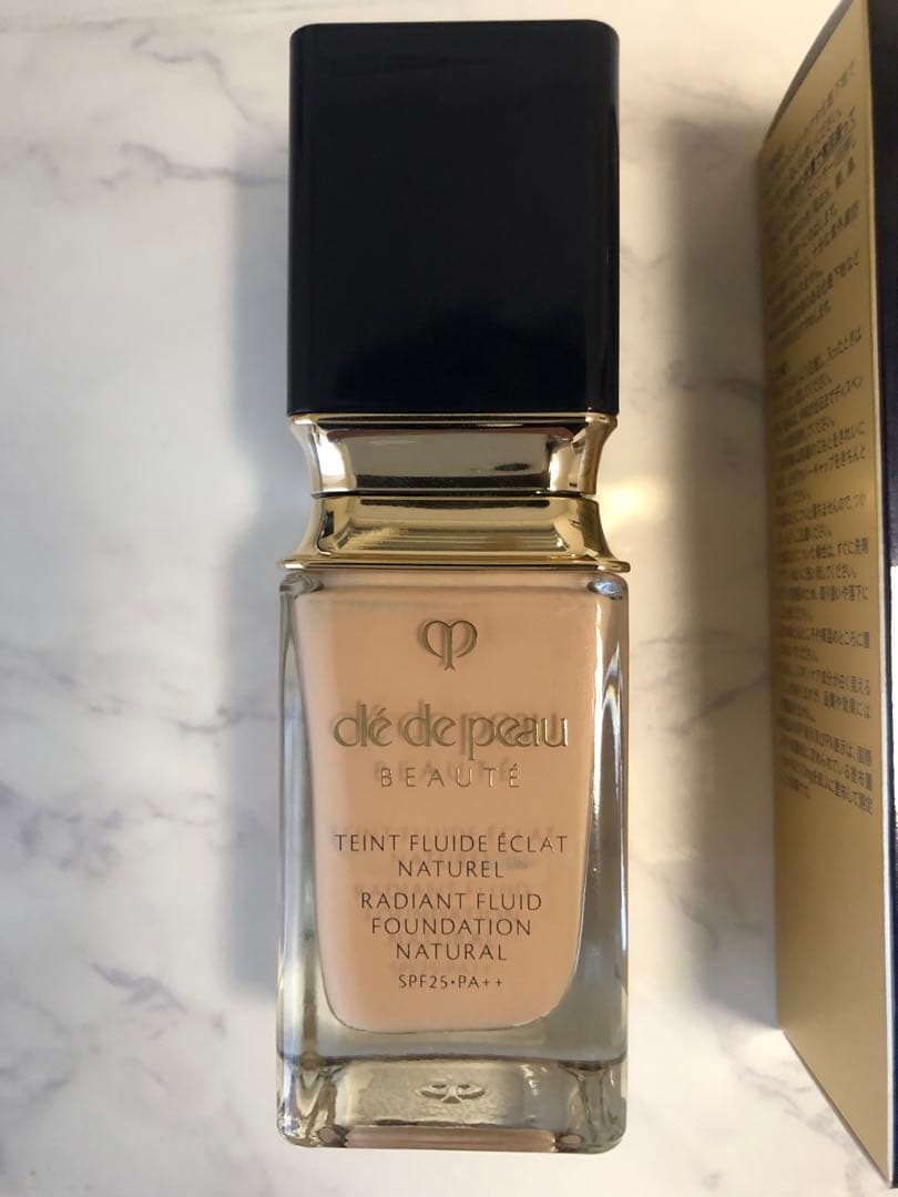 クレドポーボーテ タンフリュイドエクラ　ナチュレ　ピンクオークル10