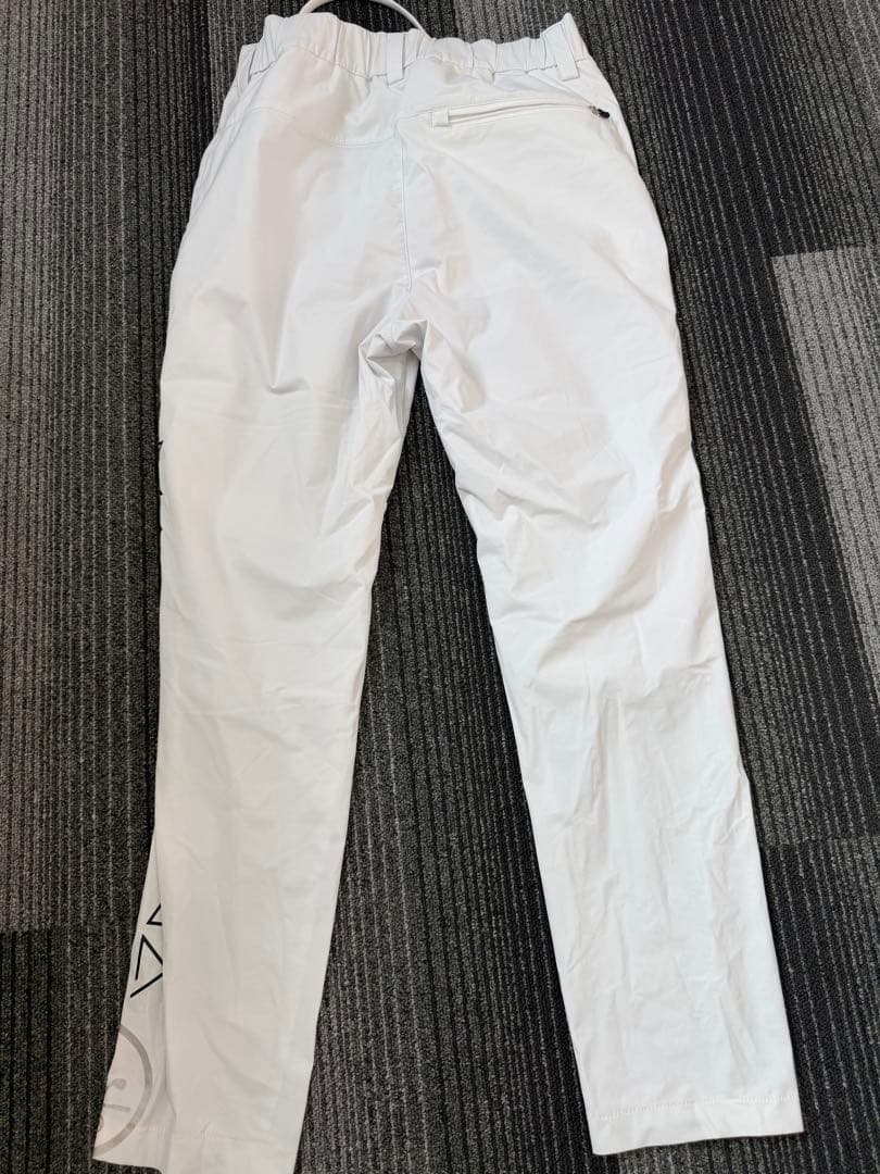 早い者勝ち！マークアンドロナ　白　伸びる　サイズ44