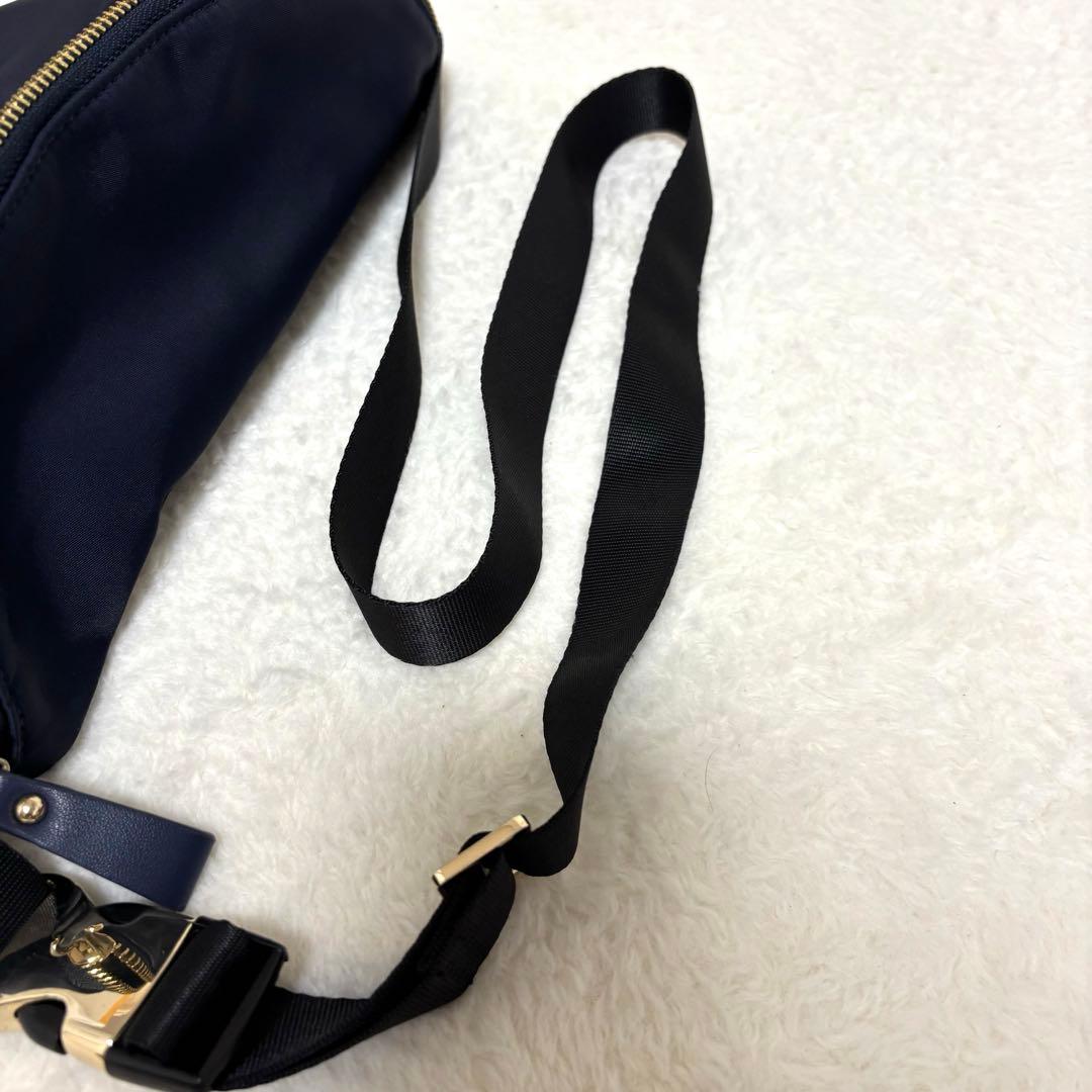 ✨️極美品✨️ TOCCA トッカ リボン ボディバッグ ウエストポーチ ネイビー