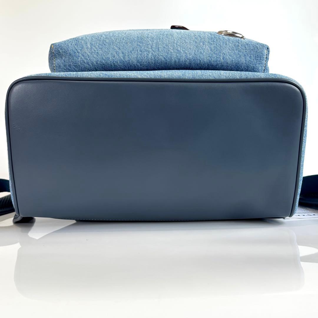 新品未使用 コーチ チャーター バックパック デニム インディゴ リュック　タグ