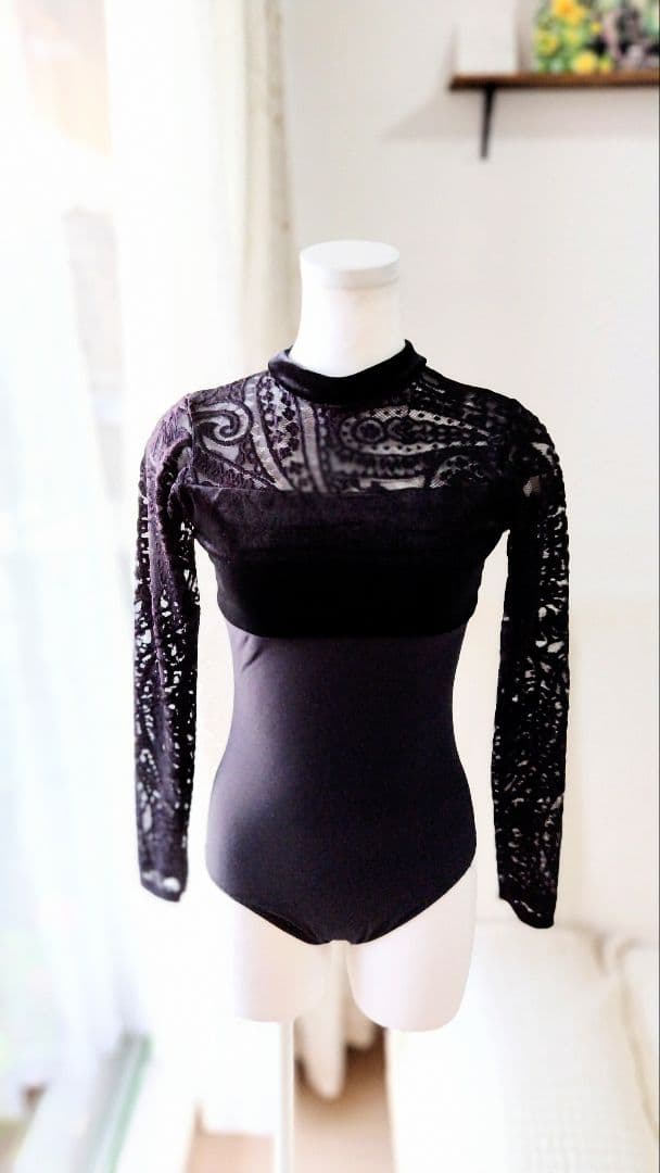 Ｓ～Ｍサイズ／黒鳥オディールをイメージした漆黒の長袖レースベロアバレエレオタード