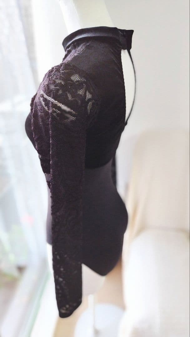 Ｓ～Ｍサイズ／黒鳥オディールをイメージした漆黒の長袖レースベロアバレエレオタード