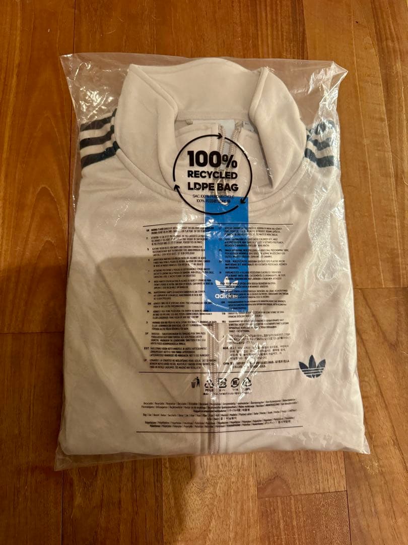 TXTヨンジュン着adidasベッケンバウアートラックジャケット クリア