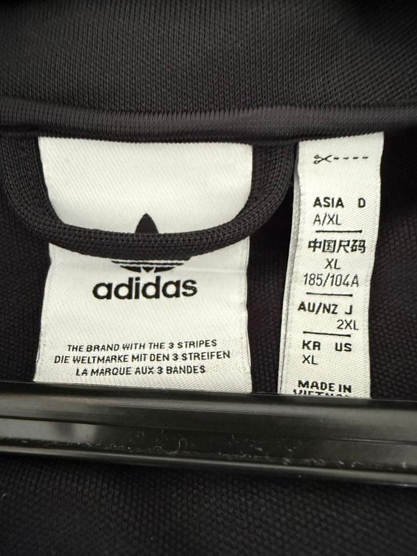 【売り切りたい！即買いのみ希望額聞きます】adidas Originals