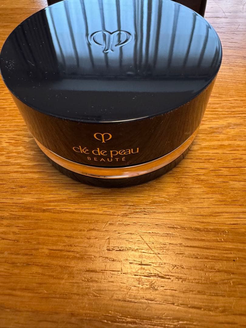 4月7日三越で購入！クレ・ド・ポー ボーテ ルースパウダー カラー1ライト