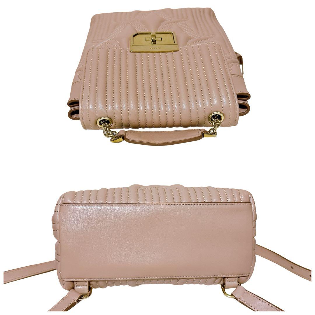 バリー リュックサック バッグパック ピンク ターンロック レザー ゴールド金具