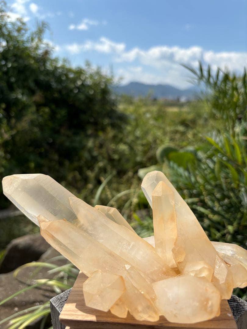 ❗️買い得❤️底岩無し　0.5kg 形良く　はいパワー　極みの逸品　クラスター　水晶