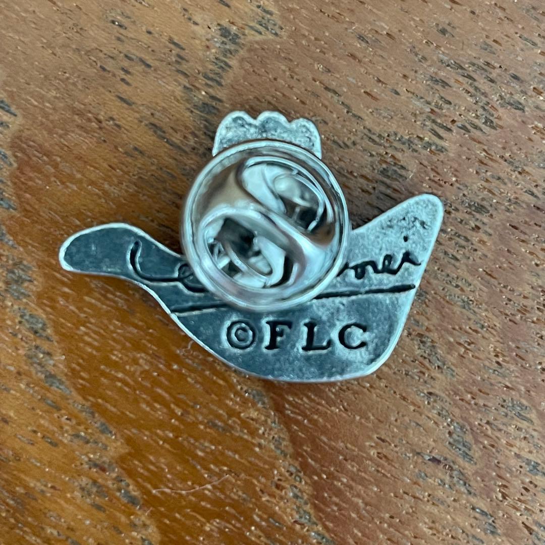 Le Corbusier open hand pin badge コルビュジエ - メルカリ