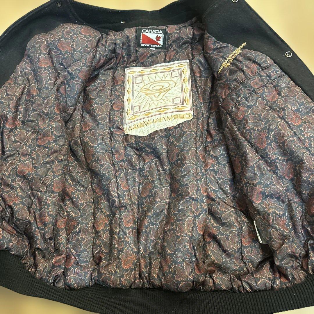 カナダスポーツウェア スタジャン レザー 裏地ペイズリー