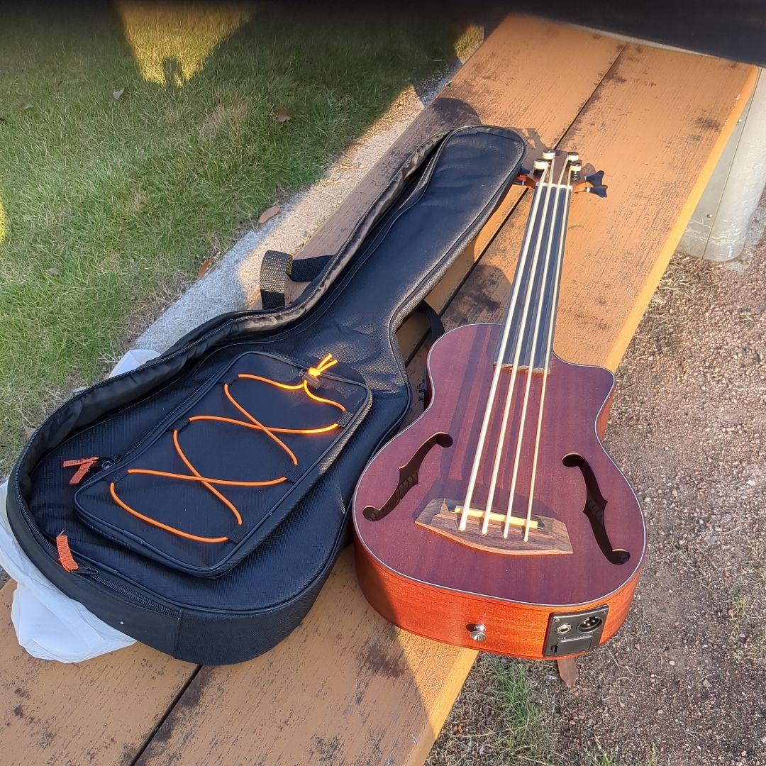 sai koro ya さま専用ウクレレアコースティックベース 4弦 ケース付