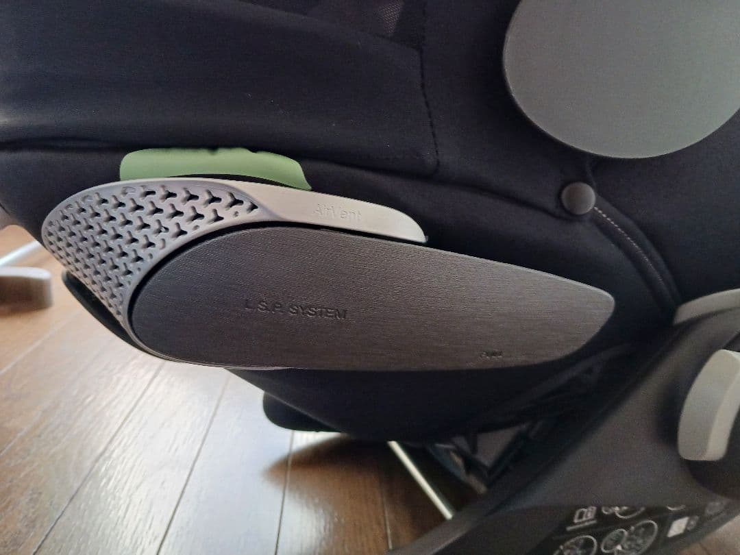 CYBEX cloud Ti-sizeチャイルドシート