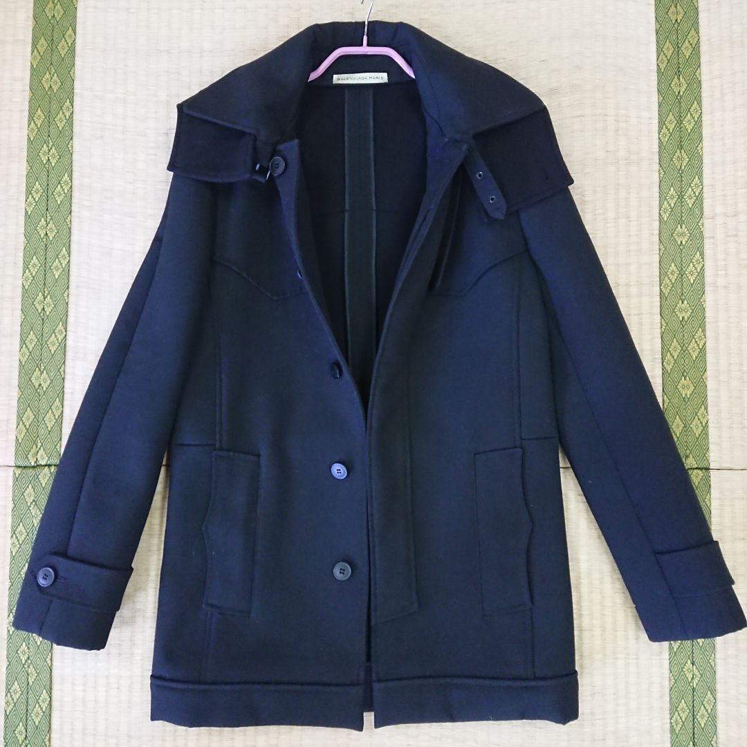 バレンシアガのコートなんですけど