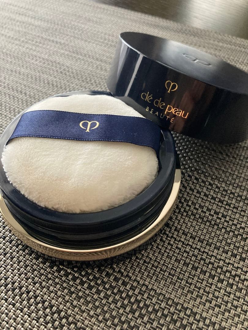 3月21日販売 clé de peau フェイスパウダー プロフ必読様専用 - メルカリ